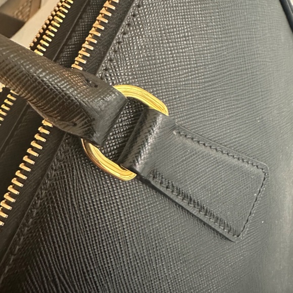 Black Prada Medium Galleria Saffiano Bag - Picture 12 of 16